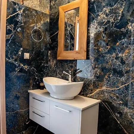 Thomas - Private Pool - Sleeps 7 Χερσόνησος