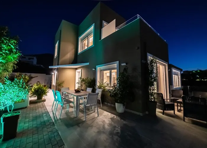 Thomas - Private Pool - Sleeps 7 فيلة *