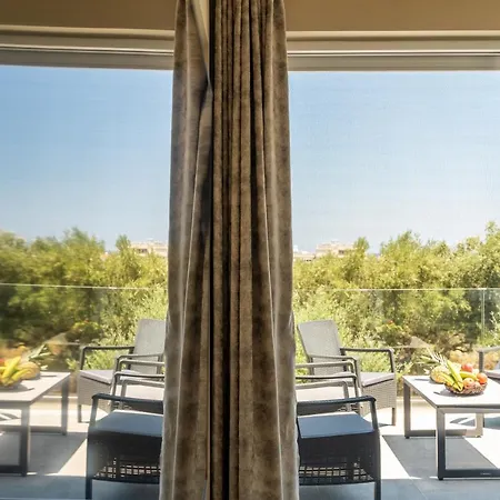 Villa Thomas - Private Pool - Sleeps 7 *