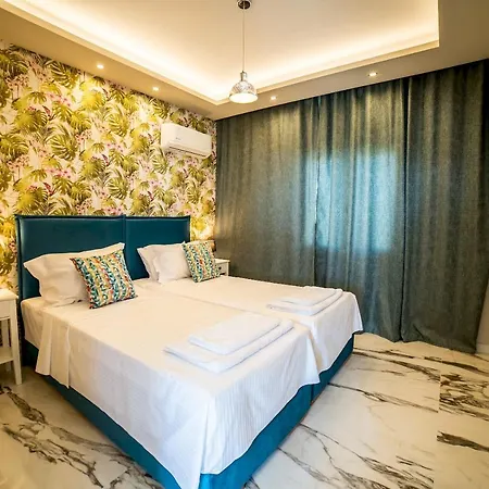 Thomas - Private Pool - Sleeps 7