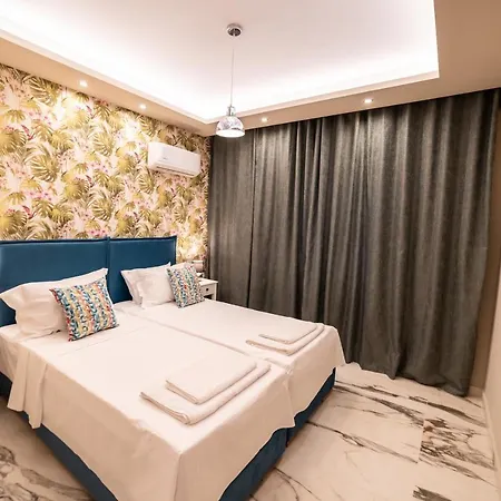 Thomas - Private Pool - Sleeps 7