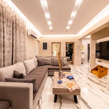 Villa Thomas - Private Pool - Sleeps 7