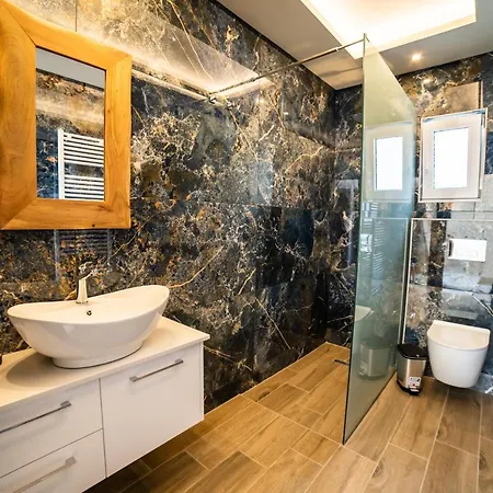 Thomas - Private Pool - Sleeps 7 Chersonissos