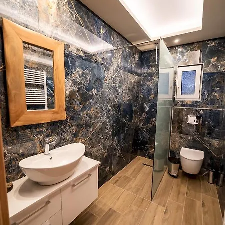 Thomas - Private Pool - Sleeps 7 Villa