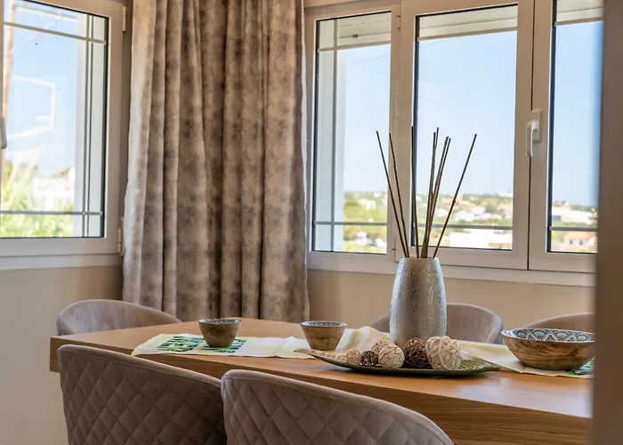 Thomas - Private Pool - Sleeps 7