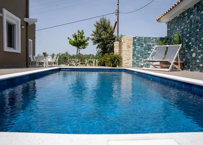 Thomas - Private Pool - Sleeps 7 Вілла *